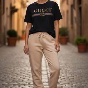 Gucci Women's Short Sleeve Black Tee with Logo Size XL